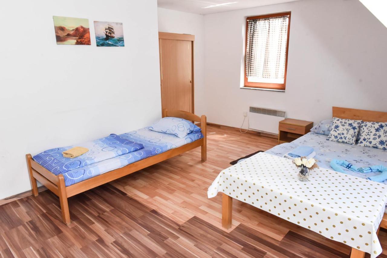 Sobe Sa Kupatilom Jajce Exteriér fotografie