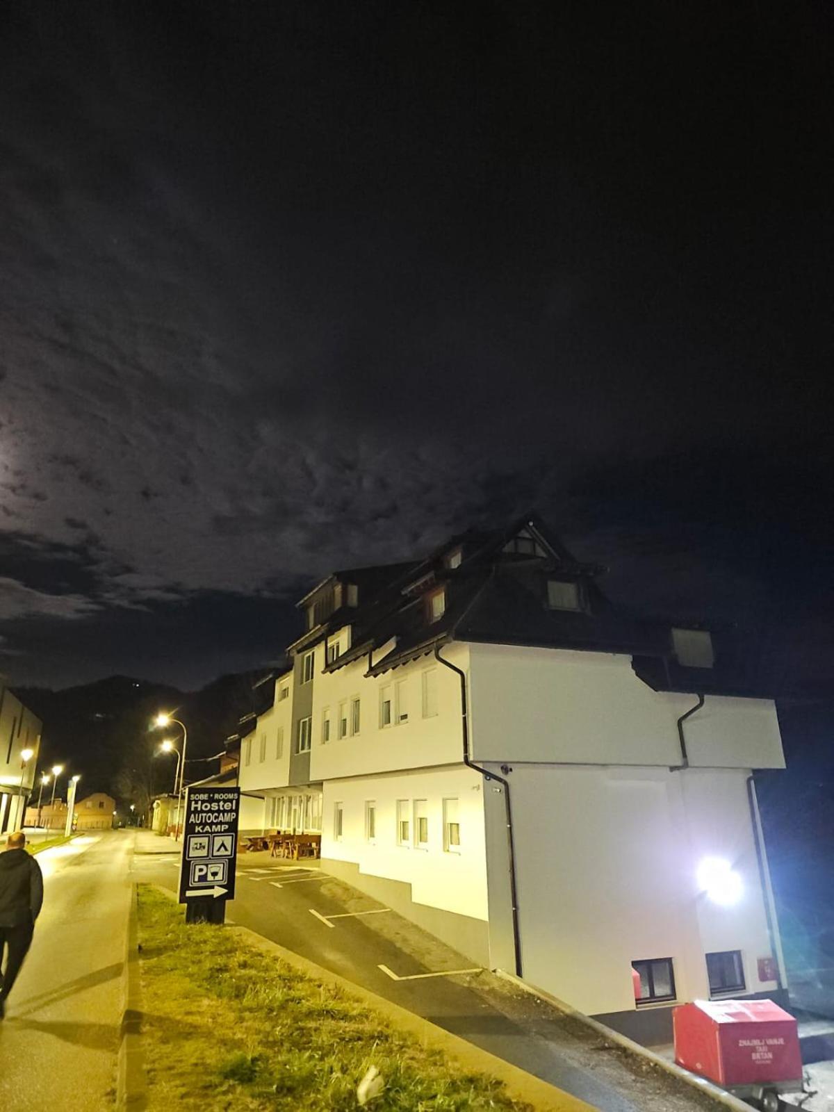 Sobe Sa Kupatilom Jajce Exteriér fotografie