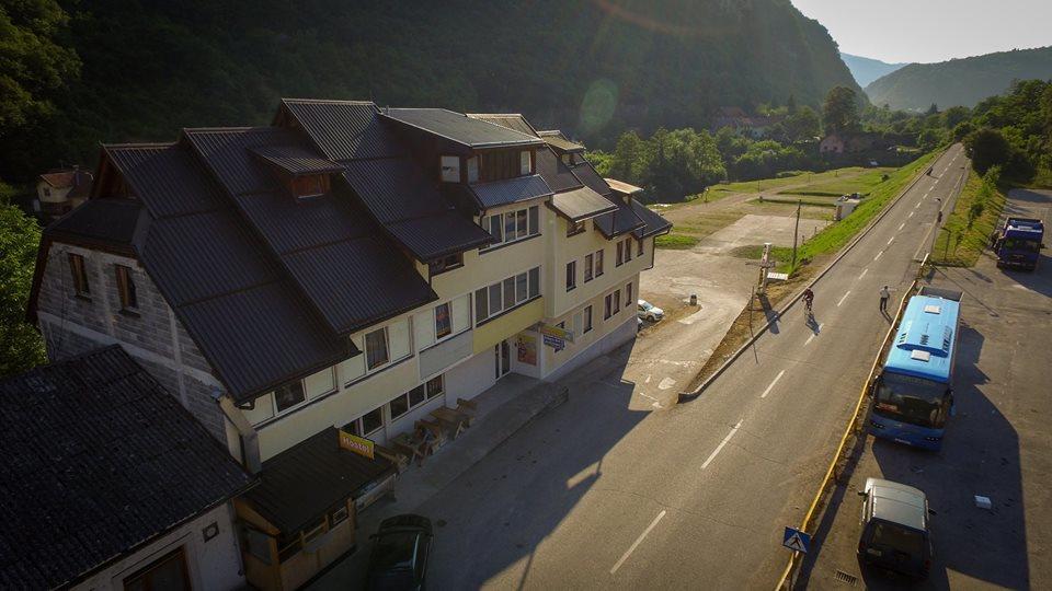Sobe Sa Kupatilom Jajce Exteriér fotografie