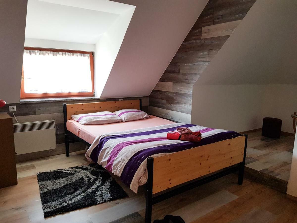 Sobe Sa Kupatilom Jajce Exteriér fotografie