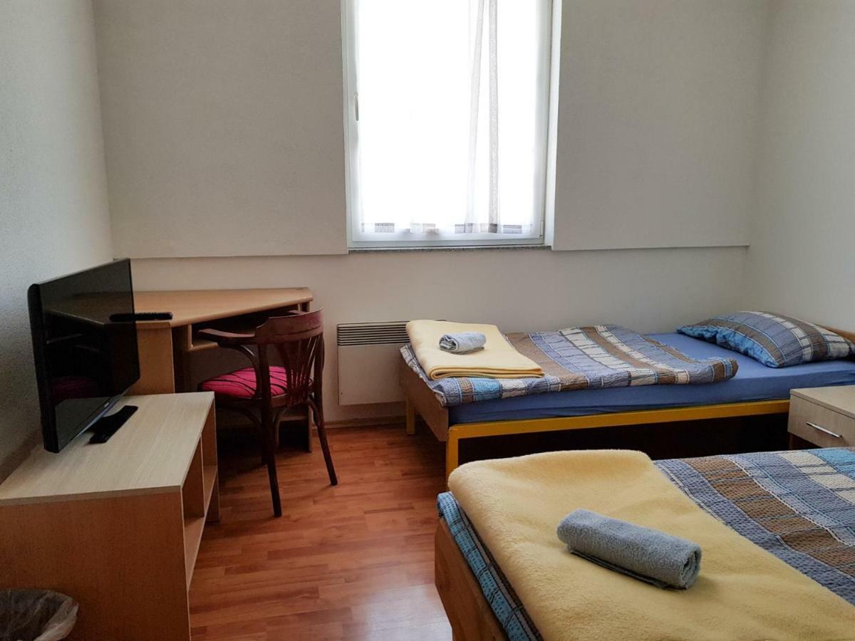 Sobe Sa Kupatilom Jajce Exteriér fotografie