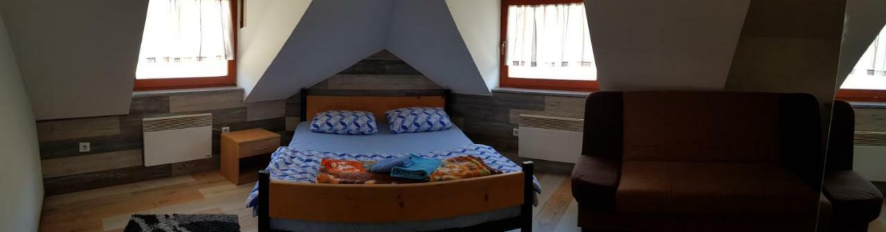 Sobe Sa Kupatilom Jajce Exteriér fotografie